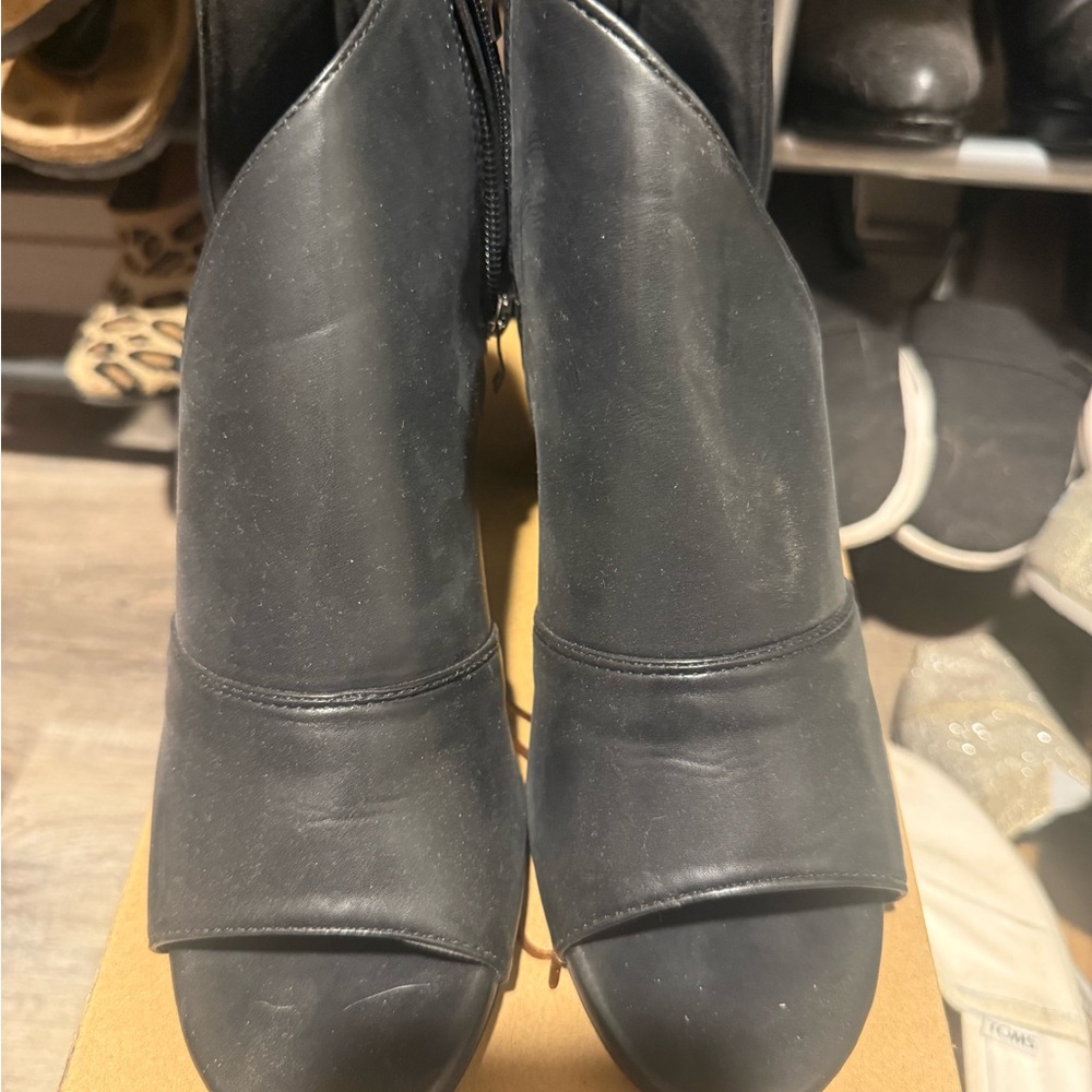 Elegant Black Women's Shoes